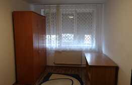 Apartament de 3 camere, parter, zona Piata Rovine