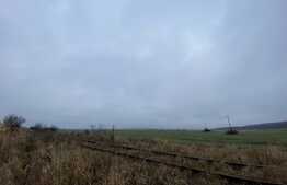 Teren intravilan pretabil parc fotovoltaic, 41.000 mp, Ișalnița - E70