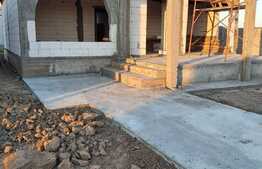 Casa la rosu, 100 mp utili, teren 320 mp, zona Metro