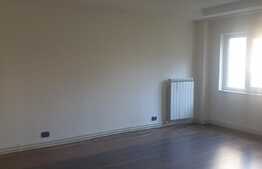 Apartament 4 camere, parter, zona 1 Mai! Investitie!