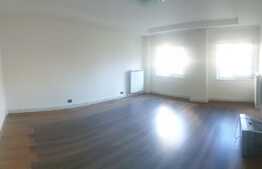Apartament 4 camere, parter, zona 1 Mai! Investitie!