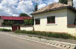 Casă bătrânească 146 mp utili și teren 4.700 mp, Cârcea