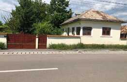 Casă bătrânească 146 mp utili și teren 4.700 mp, Cârcea