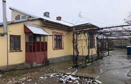 REDUCERE!!! Casă bătrânească 100 mp utili, cu toate utilitățile și teren 1.045 mp, Șimnicul de Jos