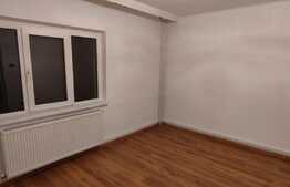 Ocazie! Apartament cu 3 camere decomandat, etaj intermediar, zona Mc'Donalds