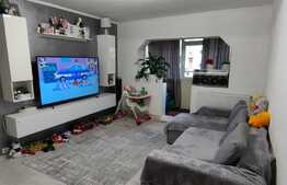 Apartament de 3 camere, semidecomandat, etaj intermediar, zona Piata-Orizont