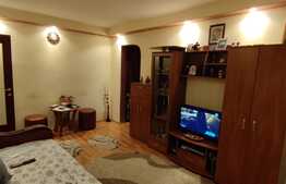 Apartament 3 camere, etaj intermediar, zona Niela