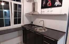 Apartament 3 camere, 65 mp, lux, zona Centrala 