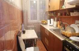 Apartament 2 camere, semidecomandat, zona Craiovita Noua