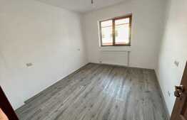 Apartament pe 2 niveluri, 4 camere, centrala proprie, nemobilat!