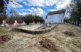 Vilă de 242 mp utili, 973 mp curte cu piscină, Breasta