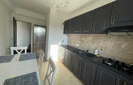 Apartament 2 camere, 60 mp, decomandat, centrala proprie, parcare privata, zona Veteranilor