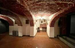 Afacere la cheie, pensiune si restaurant, 1035 mp, zona centrala