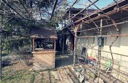 Casa in stil rustic, cu teren intravilan 1400 mp, in Ghercesti!