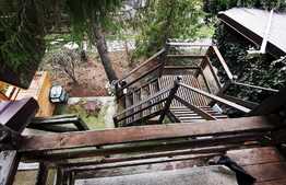 Casa in stil rustic, cu teren intravilan 1400 mp, in Ghercesti!