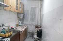 Apartament 3 camere, semidecomandat,zona Craiovita Noua