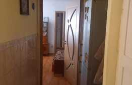 Apartament 2 camere, centrala termica, zona Scoala 32