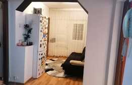 Apartament 2 camere, decomandat, etaj intermediat, zona Craiovita Noua