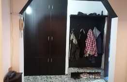 Apartament 2 camere, decomandat, etaj intermediat, zona Craiovita Noua