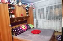 Apartament 2 camere, decomandat, etaj intermediat, zona Craiovita Noua