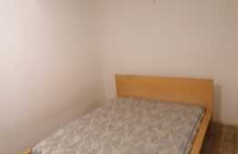 Apartament 3 camere, etaj intermediar, zona Valea Rosie