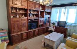 Apartament cu 3 camere, decomandat, zona Spitalul Militar