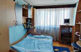 Apartament cu 3 camere, decomandat, zona Spitalul Militar