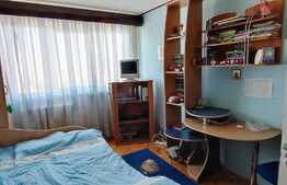 Apartament cu 3 camere, decomandat, zona Spitalul Militar