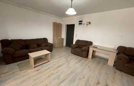 Apartament 3 camere zona Polivalenta, parcare privata, centrala termica