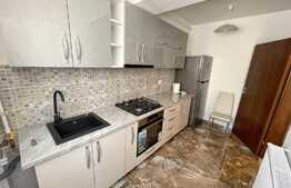 Apartament 3 camere zona Polivalenta, parcare privata, centrala termica