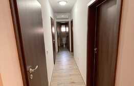 Apartament 3 camere zona Polivalenta, parcare privata, centrala termica