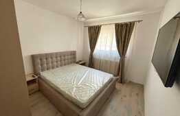 Apartament 3 camere zona Polivalenta, parcare privata, centrala termica