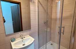 Apartament 3 camere zona Polivalenta, parcare privata, centrala termica