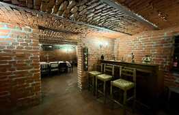 Casa boiereasca bine intretinuta, 650 mp, 800 mp teren, Central!