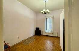 Casa boiereasca bine intretinuta, 650 mp, 800 mp teren, Central!