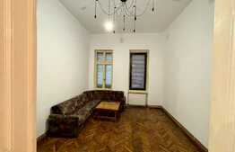 Casa boiereasca bine intretinuta, 650 mp, 800 mp teren, Central!