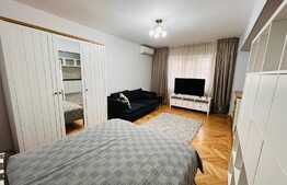 Studio spatios de 45 mp, mobilat modern, zona centrala