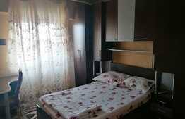 Apartament 3 camere, decomandat, zona Mall