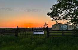 Teren IV + EV împrejmuit de 4.760 mp, cu hală de 200 mp, Bucovăț