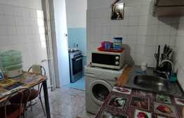 Apartament de 2 camere, decomandat, etaj intermediar, zona Garii