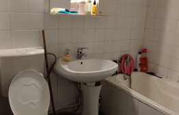 Apartament de 2 camere, decomandat, etaj intermediar, zona Garii