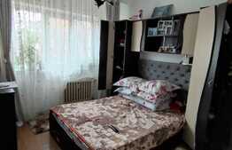 Apartament de 3 camere, decomandat, etaj intermediar, zona Scoala Theodor Aman