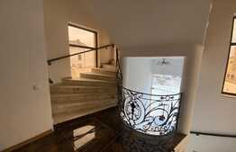 Casa complet restaurata, 575 mp, 1300 mp teren, pretabila hotel in zona centrala