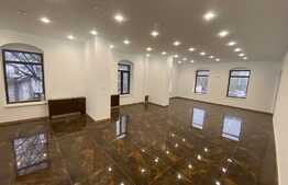 Casa complet restaurata, 575 mp, 1300 mp teren, pretabila hotel in zona centrala