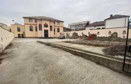 Casa complet restaurata, 575 mp, 1300 mp teren, pretabila hotel in zona centrala