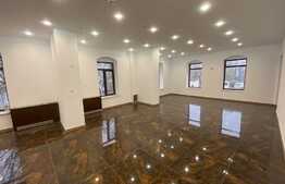 Casa complet restaurata, 575 mp, 1300 mp teren, pretabila hotel in zona centrala