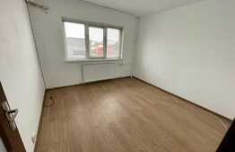 Apartament 2 camere, decomandat, zona Facultatea de Sport