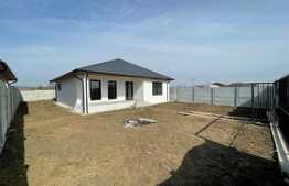 Casa pe un singur nivel, 95 mp, ansamblu nou in Isalnita 