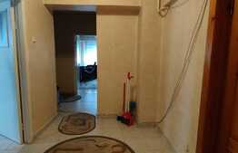 Apartament de 3 camere, 72 mp, etaj intermediar, zona Piata Centrala