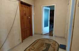 Apartament de 3 camere, 72 mp, etaj intermediar, zona Piata Centrala